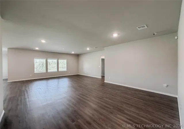 Photo 4 of Single family home for sale at 1507 Bluestem Dr, Bartlesville, OK 74006 | MLS# 2620152 | Listing updated on 2026-10-05