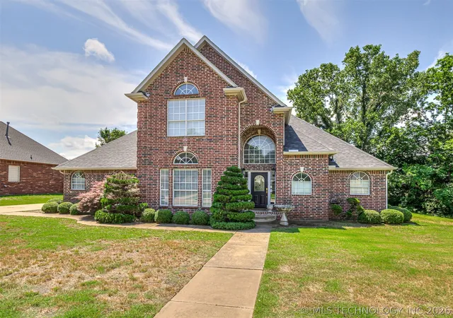 Photo 3 of Sale Pending at 614 W 37th Place, Sand Springs, OK 74063 | MLS# 2621265 | Listing updated on 2026-09-01