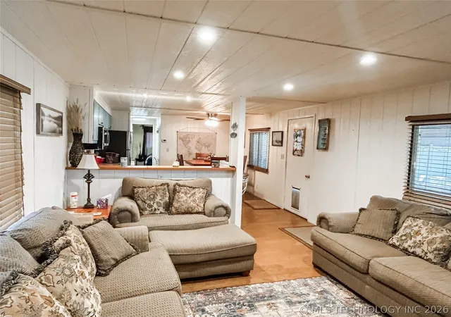 Photo 4 of Manufactured home for sale at 418614 Woodside Dr, Eufaula, OK 74432 | MLS# 2621201 | Listing updated on 2026-09-12