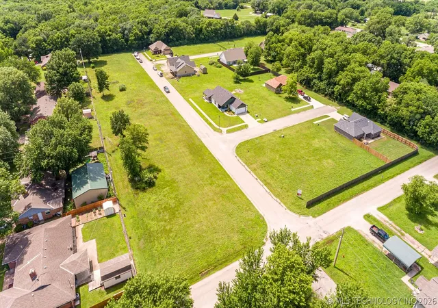 Photo 2 of Sale Pending at 412 W 7th Street, Dewey, OK 74029 | MLS# 2621422 | Listing updated on 2026-09-03