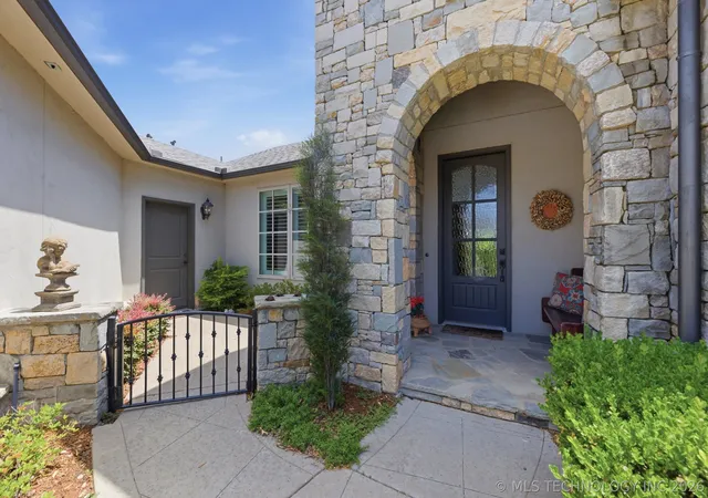 Photo 2 of Sale Pending at 1101 W 84th Street, Tulsa, OK 74132 | MLS# 2621438 | Listing updated on 2026-09-06