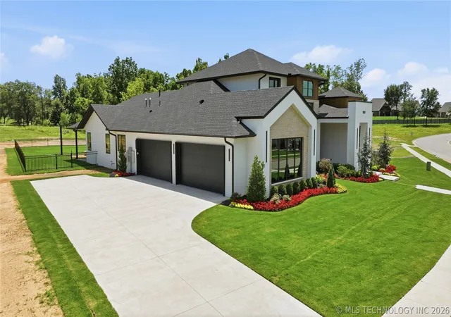 Photo 3 of Single family home for sale at 8801 E Elgin St, Broken Arrow, OK 74014 | MLS# 2621371 | Listing updated on 2026-10-06
