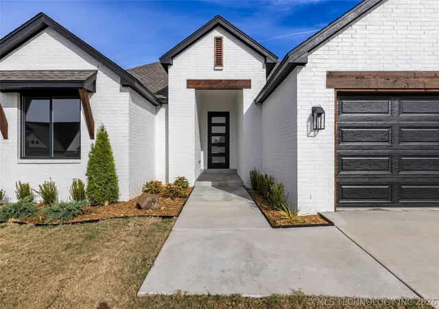 Photo 3 of Single family home for sale at 27909 E 107th Street S, Coweta, OK 74429 | MLS# 2621489 | Listing updated on 2026-09-14