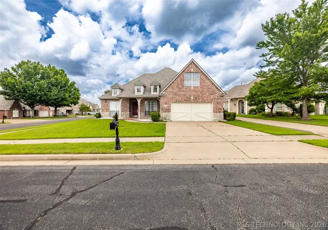 Photo 2 of Single family home for sale at 3701 N Narcissus Ave, Broken Arrow, OK 74012 | MLS# 2621562 | Listing updated on 2026-09-06