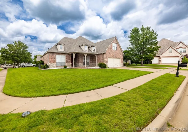 Photo 4 of Single family home for sale at 3701 N Narcissus Ave, Broken Arrow, OK 74012 | MLS# 2621562 | Listing updated on 2026-09-06