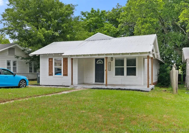 Photo 3 of Single family home for sale at 1320 N 4th Avenue, Durant, OK 74701 | MLS# 2621564 | Listing updated on 2026-10-07