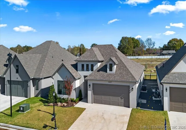 Photo 3 of Single family home for sale at 1207 N 71st Place, Broken Arrow, OK 74014 | MLS# 2621525 | Listing updated on 2026-10-05