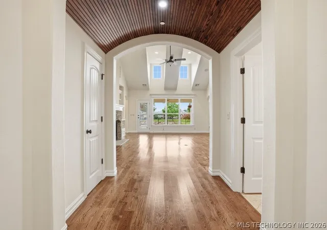 Photo 3 of Sale Pending at 8409 S Olympia Ave, Tulsa, OK 74132 | MLS# 2621576 | Listing updated on 2026-10-06