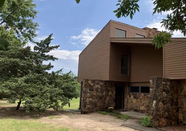 Photo 3 of Sale Pending at 819 W Seminole Ave, Nowata, OK 74048 | MLS# 2621138 | Listing updated on 2026-09-04