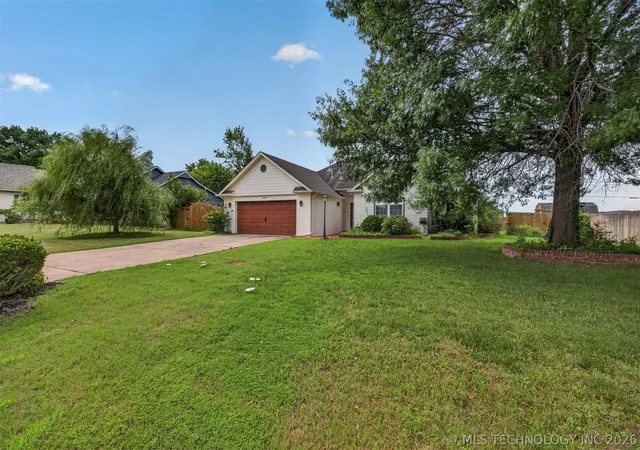 Photo 3 of Single family home for sale at 2150 E 140th Place S, Bixby, OK 74008 | MLS# 2621778 | Listing updated on 2026-09-12