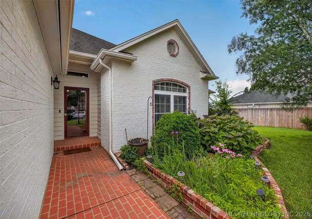 Photo 4 of Single family home for sale at 2150 E 140th Place S, Bixby, OK 74008 | MLS# 2621778 | Listing updated on 2026-08-30