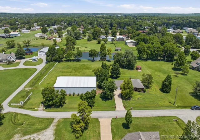 Photo 3 of Single family home for sale at 17255 E 79th Street, Owasso, OK 74055 | MLS# 2620776 | Listing updated on 2026-08-29