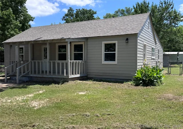 Single family home for sale at 149 S 7th Street, Porter, OK 74454 | MLS# 2621496