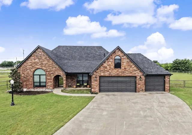 Photo 2 of Single family home for sale at 5804 E 147th Street, Collinsville, OK 74021 | MLS# 2621932 | Listing updated on 2026-10-20