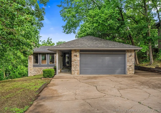 Photo 1 of Single family home for sale at 1329 Oakdale Dr, Bartlesville, OK 74006 | MLS# 2619221 | Listing updated on 2026-08-31