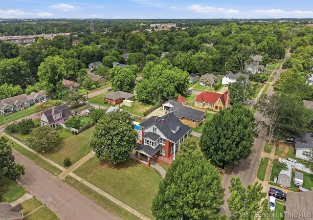 Photo 2 of Sale Pending at 809 W Elm St, Durant, OK 74701 | MLS# 2621991 | Listing updated on 2026-09-09