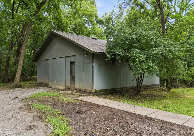 Photo 3 of Sale Pending at 14261 E 425 Road, Claremore, OK 74017 | MLS# 2619876 | Listing updated on 2026-09-13