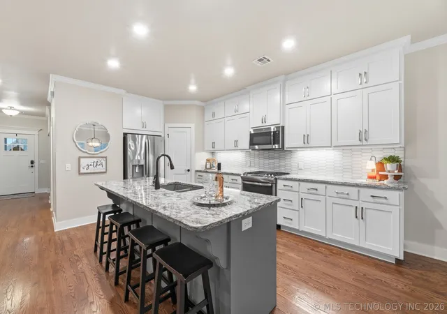 Photo 4 of Sale Pending at 8705 S Quanah Ave W, Tulsa, OK 74132 | MLS# 2622154 | Listing updated on 2026-09-10