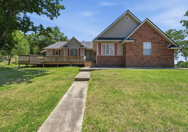 Photo 1 of Single family home for sale at 925 N Woodview Dr, Skiatook, OK 74070 | MLS# 2621763 | Listing updated on 2026-09-11