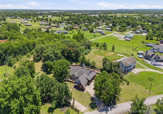 Photo 49 of Single family home for sale at 925 N Woodview Dr, Skiatook, OK 74070 | MLS# 2621763 | Listing updated on 2026-09-11