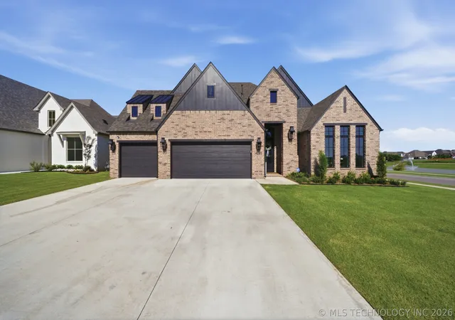 Photo 4 of Single family home for sale at 14285 S Delaware Pl, Bixby, OK 74008 | MLS# 2622156 | Listing updated on 2026-08-30