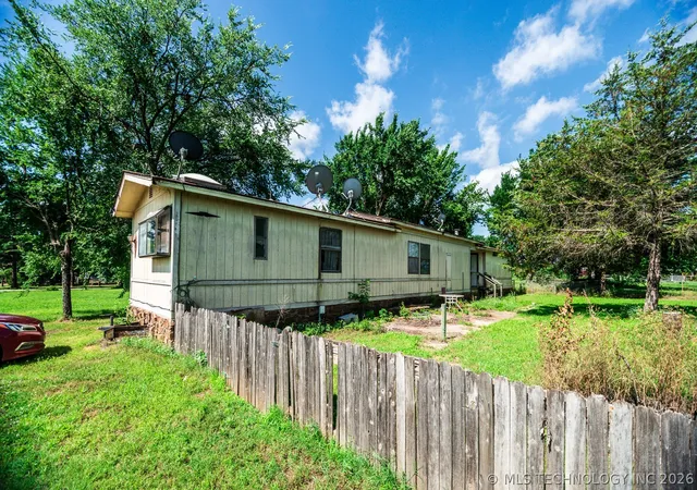 Photo 3 of Sale Pending at 15615 Buchanan Rd, Mounds, OK 74047 | MLS# 2622380 | Listing updated on 2026-09-03
