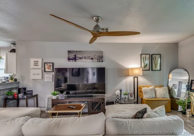 Photo 3 of Sale Pending at 513 E Young Pl, Tulsa, OK 74106 | MLS# 2622298 | Listing updated on 2026-09-02
