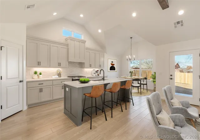 Photo 2 of Sale Pending at 25 E 32nd Street, Sand Springs, OK 74063 | MLS# 2621641 | Listing updated on 2026-09-08