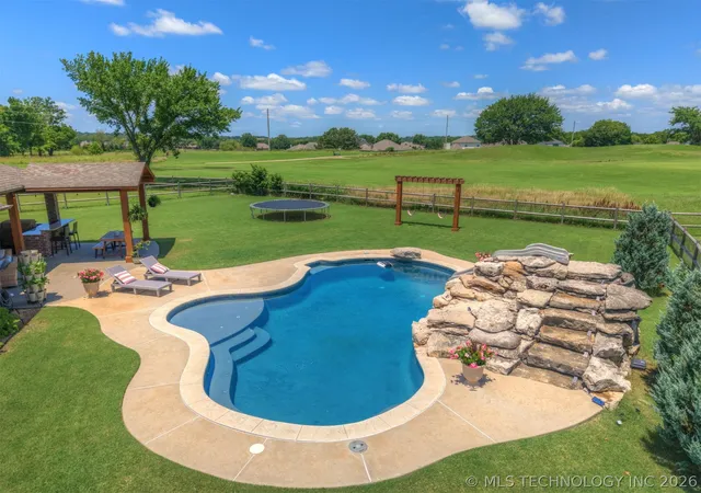 Photo 3 of Single family home for sale at 11351 S 281st Eastplace, Coweta, OK 74429 | MLS# 2622349 | Listing updated on 2026-09-07