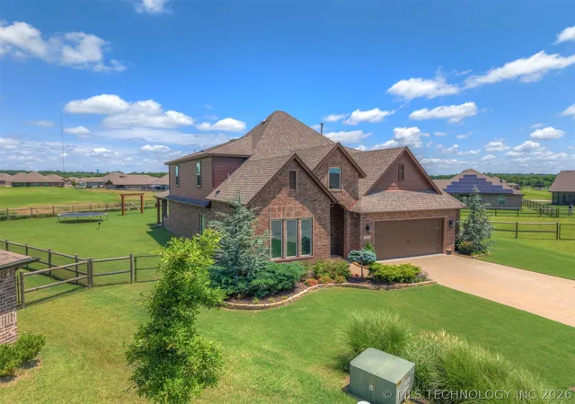 Photo 3 of Single family home for sale at 11351 S 281st Eastplace, Coweta, OK 74429 | MLS# 2622349 | Listing updated on 2026-09-29
