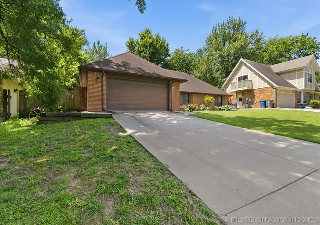 Photo 2 of Single family home for sale at 6920 E 99th Street, Tulsa, OK 74133 | MLS# 2622369 | Listing updated on 2026-09-07
