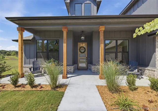 Photo 2 of Single family home for sale at 18236 S Clear Crk Ct, Claremore, OK 74017 | MLS# 2622574 | Listing updated on 2026-08-31