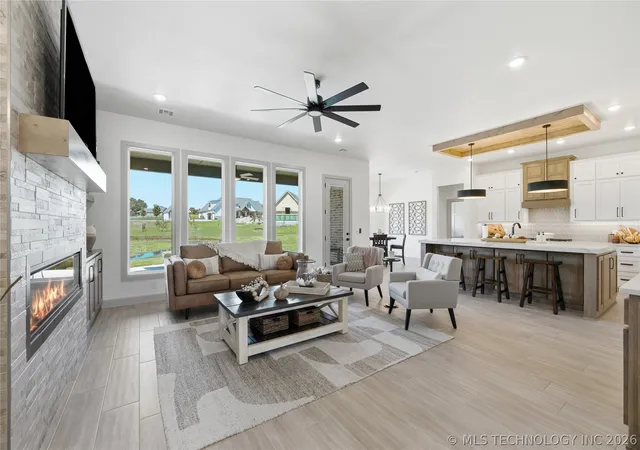 Photo 4 of Single family home for sale at 18236 S Clear Crk Ct, Claremore, OK 74017 | MLS# 2622574 | Listing updated on 2026-08-31