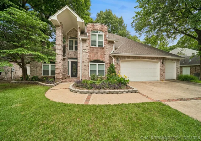 Photo 3 of Single family home for sale at 504 E Quinton St, Broken Arrow, OK 74011 | MLS# 2622041 | Listing updated on 2026-09-27