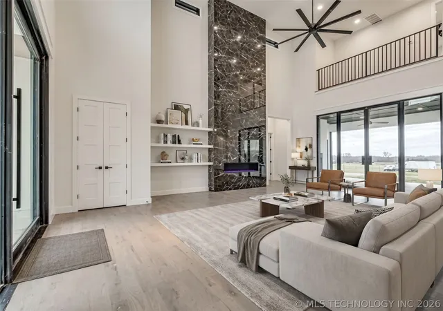 Photo 3 of Mansion for sale at 3022 W 81st Street, Tulsa, OK 74132 | MLS# 2622596 | Listing updated on 2026-09-27