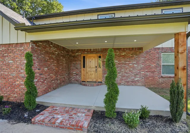 Photo 3 of Single family home for sale at 18015 E 95th Street, Owasso, OK 74055 | MLS# 2622659 | Listing updated on 2026-09-23