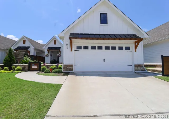 Photo 3 of Sale Pending at 1935 W Imperial Pl, Broken Arrow, OK 74011 | MLS# 2622638 | Listing updated on 2026-09-04