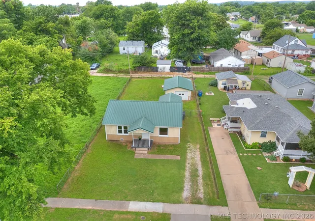 Photo 2 of Sale Pending at 516 S 45th West Ave, Tulsa, OK 74127 | MLS# 2622679 | Listing updated on 2026-09-03