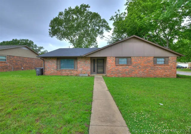 Photo 1 of Single family home for sale at 1201 Guinn Ln, Bartlesville, OK 74006 | MLS# 2622640 | Listing updated on 2026-09-13
