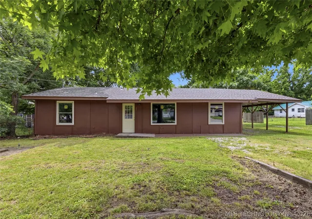Single family home for sale at 551 Delaware Ave, Ramona, OK 74061 | MLS# 2622771