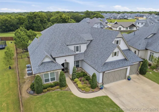 Photo 3 of Single family home for sale at 405 E 127th Place S, Jenks, OK 74037 | MLS# 2620902 | Listing updated on 2026-09-13