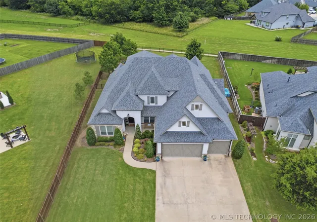 Photo 3 of Single family home for sale at 405 E 127th Place S, Jenks, OK 74037 | MLS# 2620902 | Listing updated on 2026-09-13