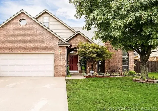Photo 1 of Single family home for sale at 1261 E 136th Street, Glenpool, OK 74033 | MLS# 2622806 | Listing updated on 2026-09-08