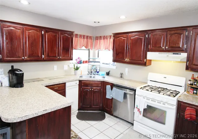 Photo 3 of Single family home for sale at 1261 E 136th Street, Glenpool, OK 74033 | MLS# 2622806 | Listing updated on 2026-09-08