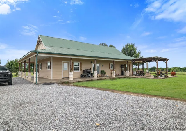 Photo 2 of Sale Pending at 19130 State Rd 22, Caddo, OK 74729 | MLS# 2622824 | Listing updated on 2026-08-29