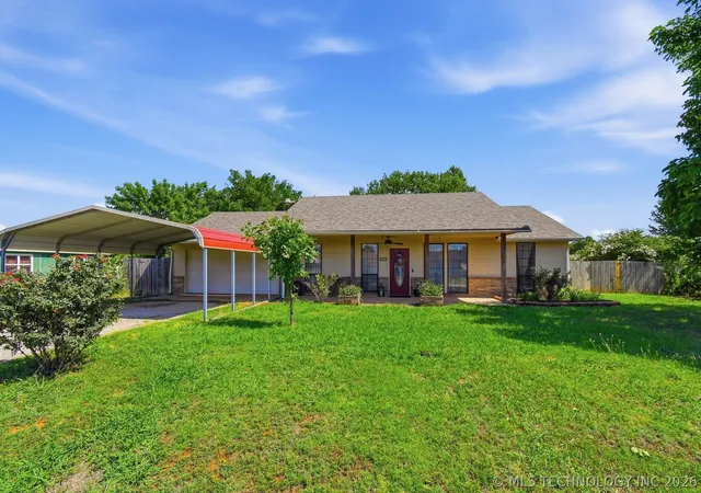 Photo 2 of Single family home for sale at 104 Overland Ct, Shawnee, OK 74804 | MLS# 2622529 | Listing updated on 2026-09-14