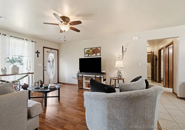 Photo 4 of Sale Pending at 104 Overland Ct, Shawnee, OK 74804 | MLS# 2622529 | Listing updated on 2026-09-23