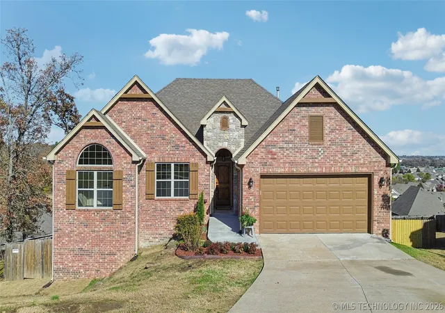 Photo 3 of Single family home for sale at 1515 Emily Cir, Sapulpa, OK 74066 | MLS# 2623031 | Listing updated on 2026-10-05