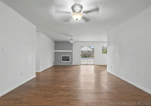 Photo 3 of Single family home for sale at 1158 N Hickory Pl, Broken Arrow, OK 74012 | MLS# 2623159 | Listing updated on 2026-09-14