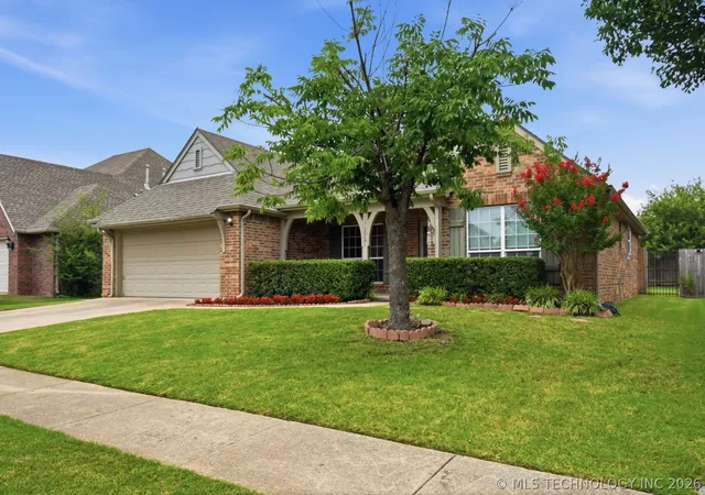 Photo 2 of Single family home for sale at 12521 S Date Pl, Jenks, OK 74037 | MLS# 2623163 | Listing updated on 2026-08-30